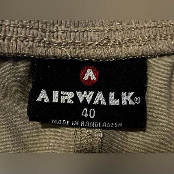 CARGO SHORTS - Picture 2 of 3